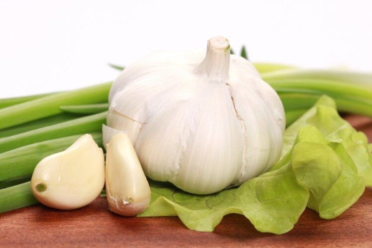 Garlic has anti-helminthic properties due to its sharp taste. 